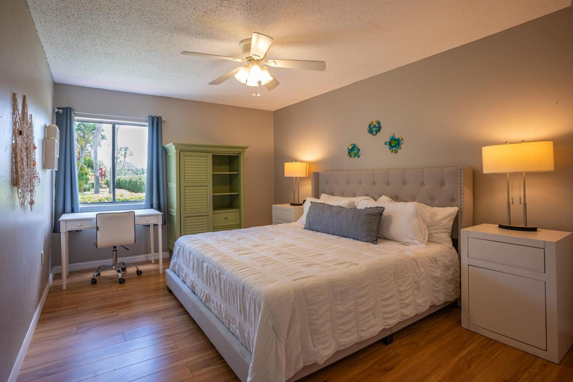 Lovely 3 Bedroom First Floor Condo On Golf Course Sarasota Exterior photo