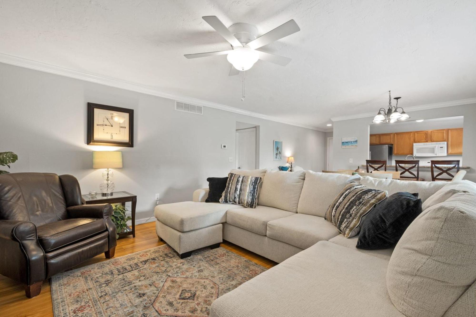 Lovely 3 Bedroom First Floor Condo On Golf Course Sarasota Exterior photo