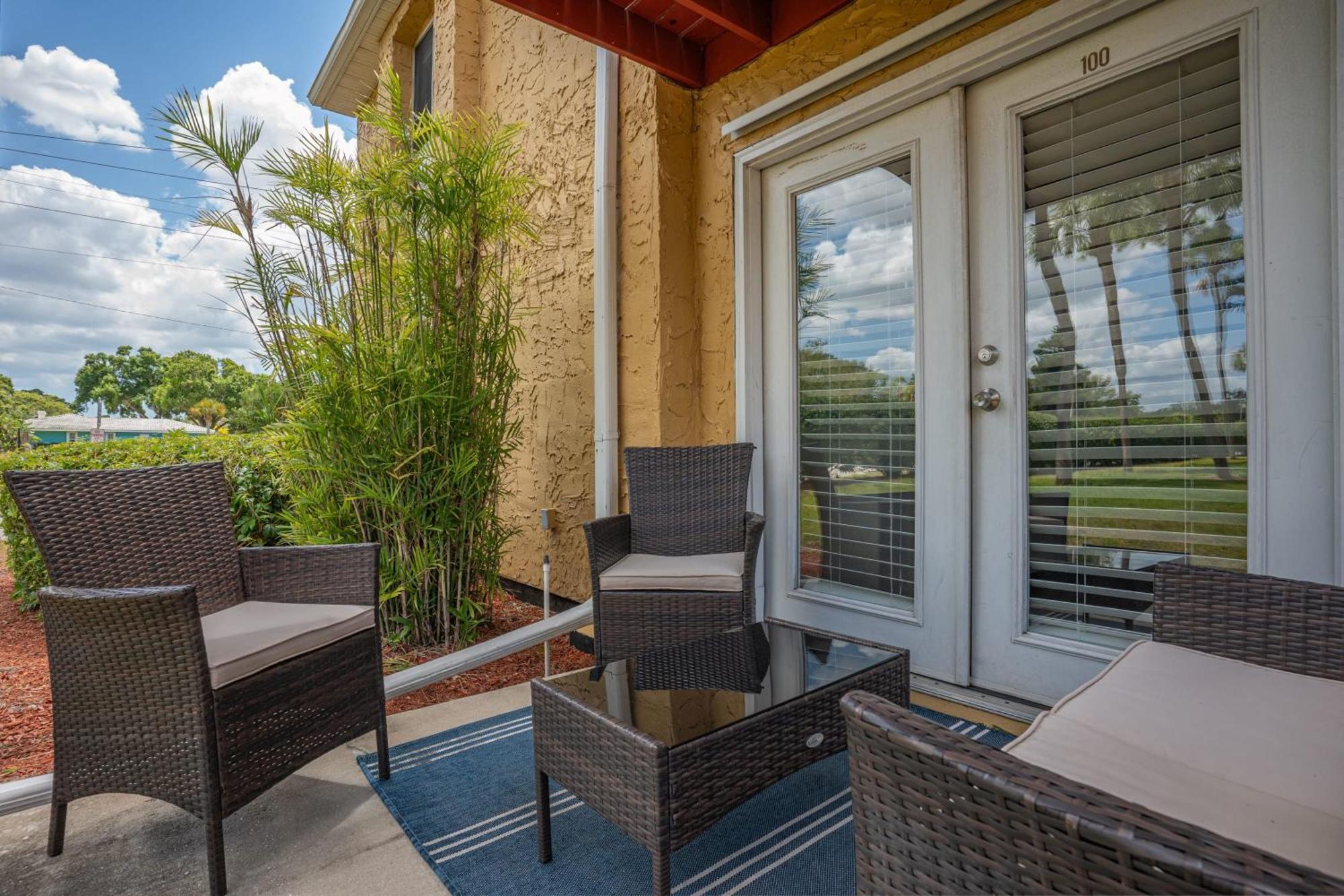 Lovely 3 Bedroom First Floor Condo On Golf Course Sarasota Exterior photo