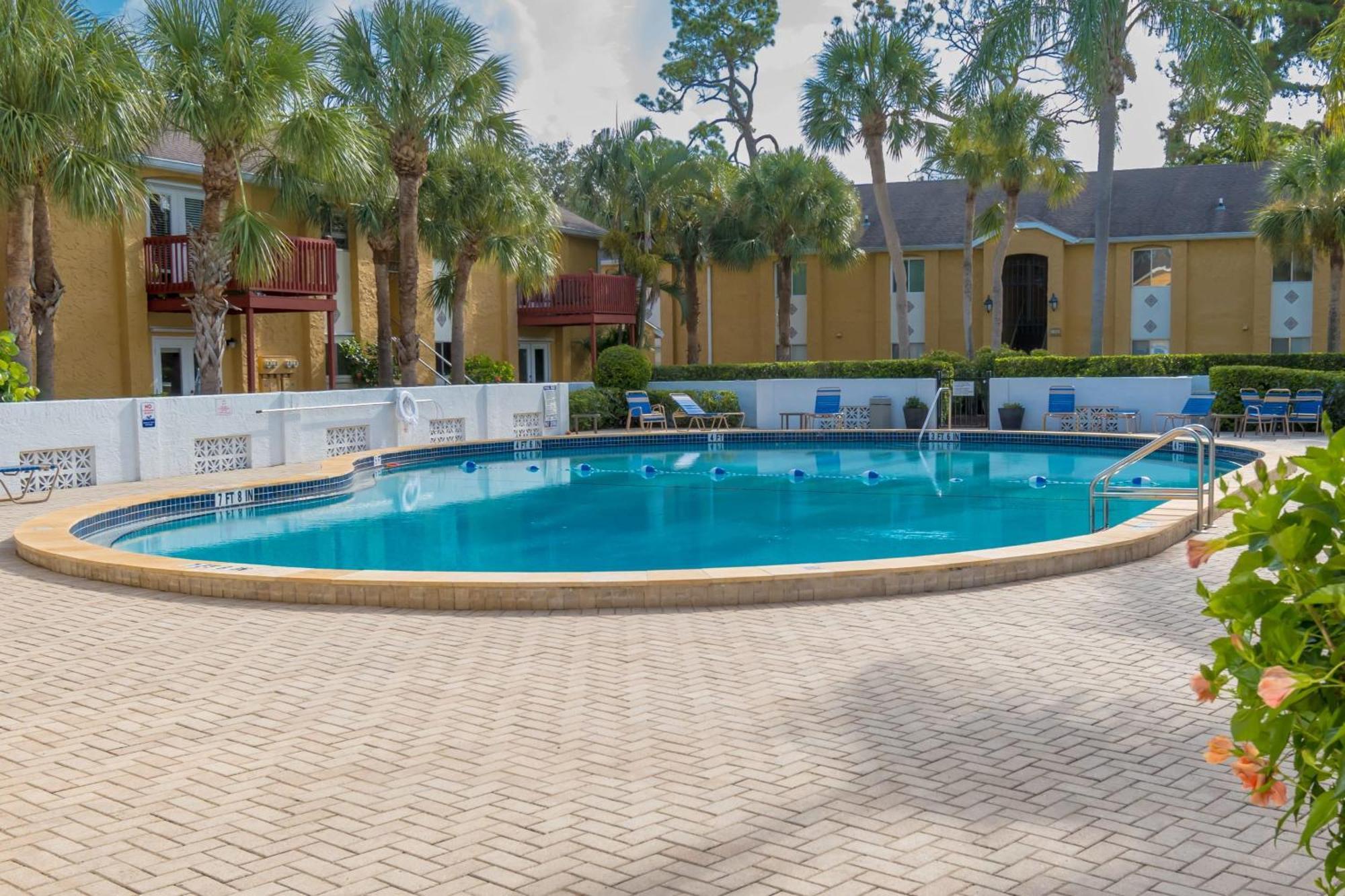 Lovely 3 Bedroom First Floor Condo On Golf Course Sarasota Exterior photo